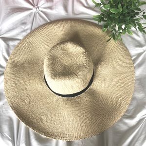 FLOPPY STRAW HAT!! 👒🌈☀️